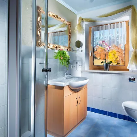 Gaestehaus Laercheck Morgensonne * Берхтесгаден